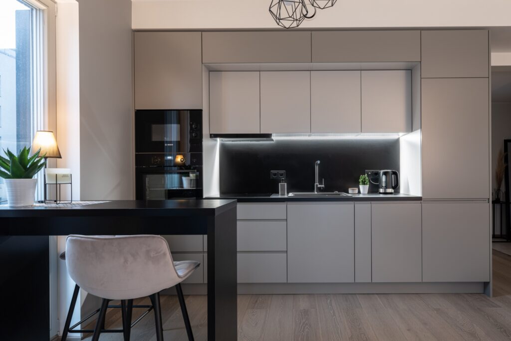 Белая кухонная мебель: символ чистоты и элегантности в дизайне интерьера